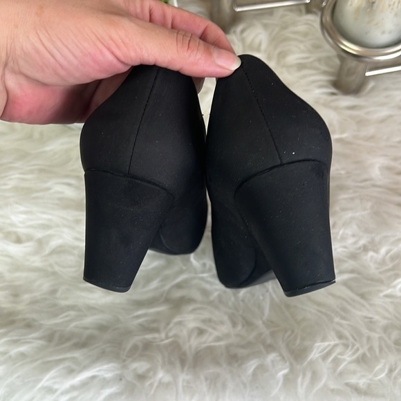 Cole Haan Black The Go To Wedge Pump Size 6.5 - Picture 6 of 14